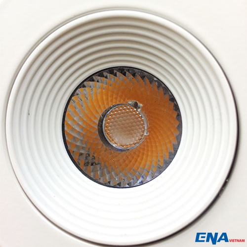 downlightchinhhuong 7w ena (4)